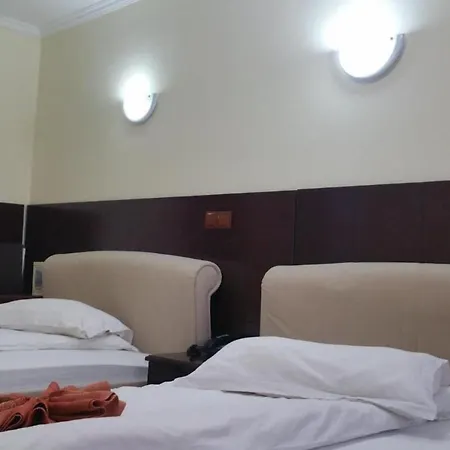 Hotel Aeroport 3*